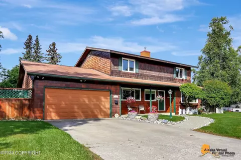 2526 Arlington Dr, Anchorage, AK 99517