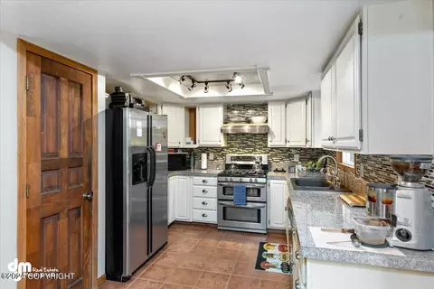 9536 Noak Cir, Eagle River, AK 99577 photo 19