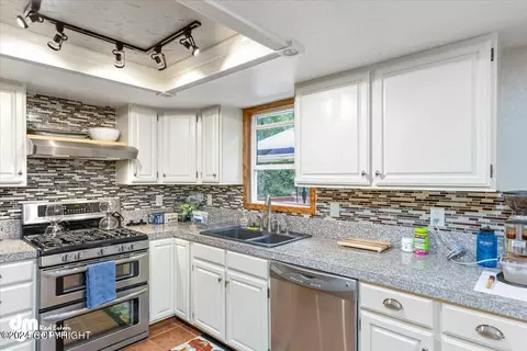 9536 Noak Cir, Eagle River, AK 99577 photo 21