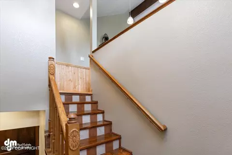 9536 Noak Cir, Eagle River, AK 99577 photo 6