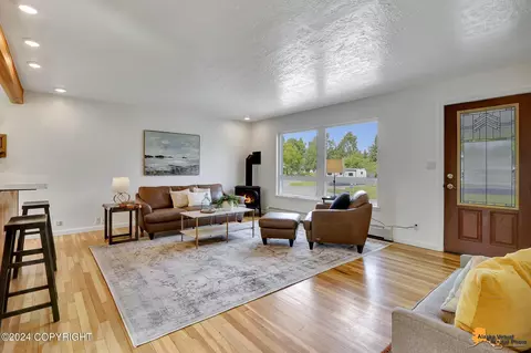 2622 Douglas Dr, Anchorage, AK 99517