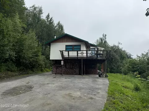 21829 Price Dr, Eagle River, AK 99577 photo 4