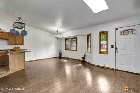 3151 Travis Ln, Anchorage, AK 99507 photo 4