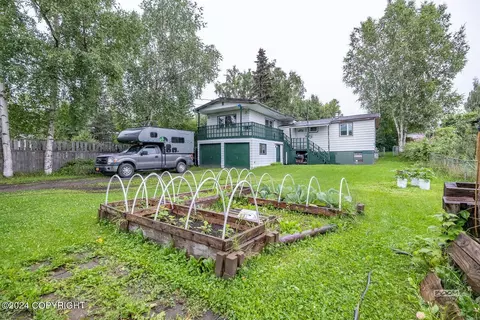 1544 Nichols St, Anchorage, AK 99508
