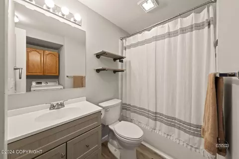 Bath - 19115 Trail Bay Dr, Eagle River, AK 99577 photo 6 of 6