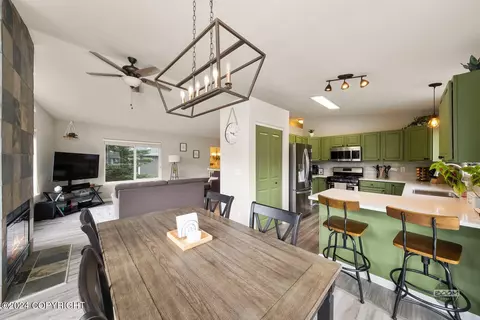 Dining - 19115 Trail Bay Dr, Eagle River, AK 99577 photo 2 of 4