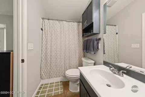 Bath - 19115 Trail Bay Dr, Eagle River, AK 99577 photo 4 of 6