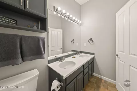 Bath - 19115 Trail Bay Dr, Eagle River, AK 99577 photo 5 of 6