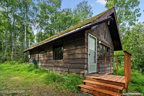 8721 W Behnke Rd, Wasilla, AK 99623 photo 4