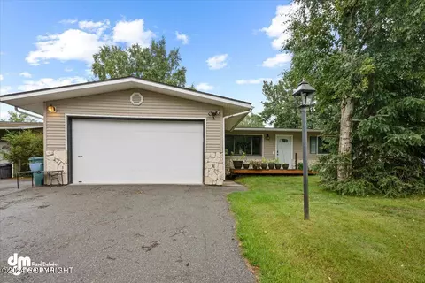 9401 Kavik St, Anchorage, AK 99502