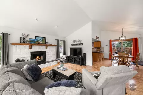 8806 Dome Cir, Eagle River, AK 99577 photo 4