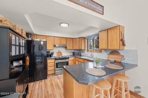 8806 Dome Cir, Eagle River, AK 99577 photo 9