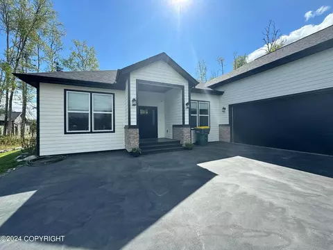 1225 S Endeavor St, Wasilla, AK 99654