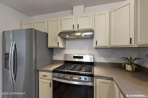 2004 Terrebonne Loop, Anchorage, AK 99502 photo 12