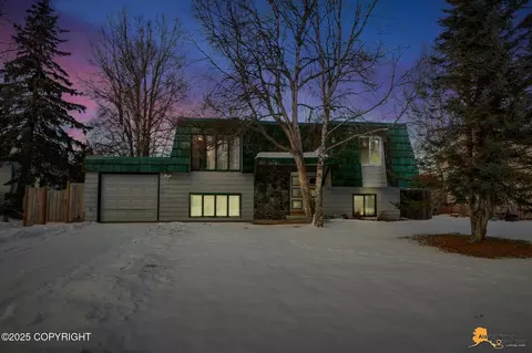 3561 Kachemak Cir, Anchorage, AK 99515