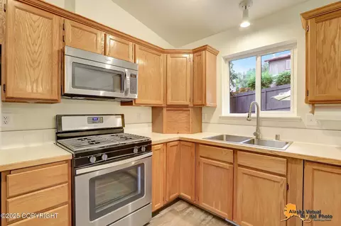 18601 Gibens Cir, Eagle River, AK 99577 photo 11