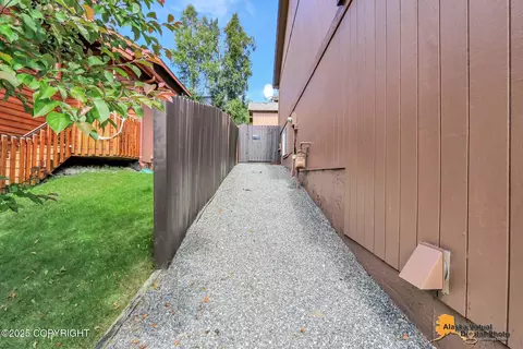 18601 Gibens Cir, Eagle River, AK 99577 photo 45