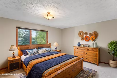Bedroom - 13331 Windrush Cir, Anchorage, AK 99516 photo 4 of 5