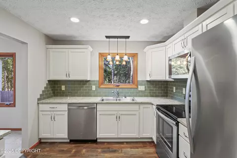 Kitchen - 13331 Windrush Cir, Anchorage, AK 99516 photo 2 of 5