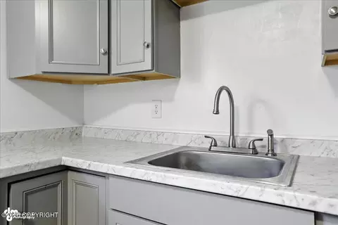 7313 Peck Ave, Anchorage, AK 99504 photo 10