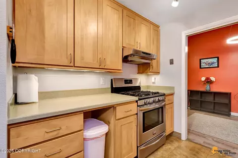 Kitchen - 2201 Daybreak Ct, Anchorage, AK 99501 photo 2 of 3