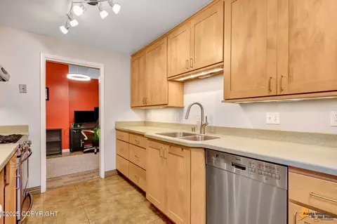 Kitchen - 2201 Daybreak Ct, Anchorage, AK 99501 photo 1 of 3
