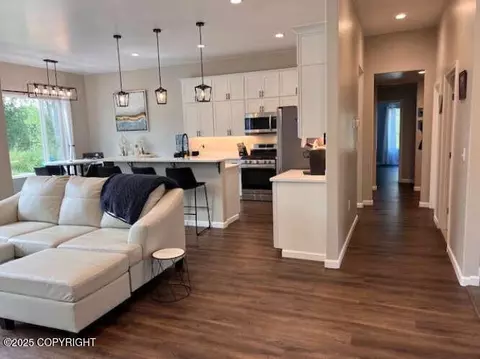 Entry Way - 1906 E Ridgeview Dr, Wasilla, AK 99654 photo 2 of 7