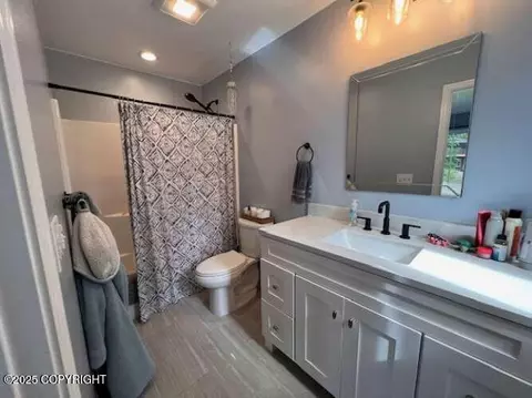 Bath - 1906 E Ridgeview Dr, Wasilla, AK 99654 photo 3 of 9