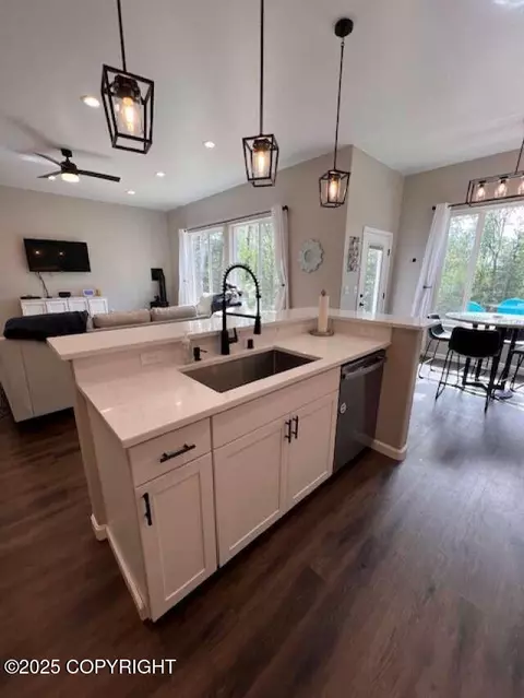 Kitchen - 1906 E Ridgeview Dr, Wasilla, AK 99654 photo 2 of 6