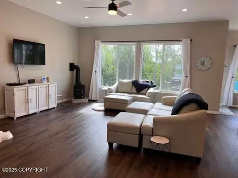 Living - 1906 E Ridgeview Dr, Wasilla, AK 99654 photo 2 of 3