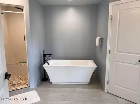 Bath - 1906 E Ridgeview Dr, Wasilla, AK 99654 photo 6 of 9
