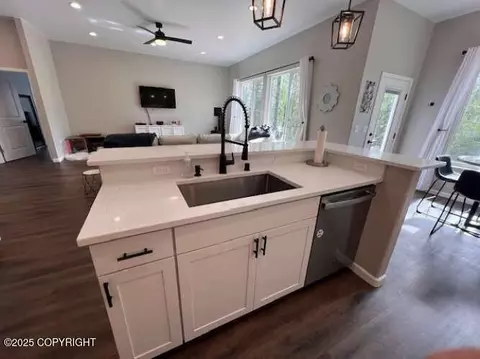 Kitchen - 1906 E Ridgeview Dr, Wasilla, AK 99654 photo 5 of 6