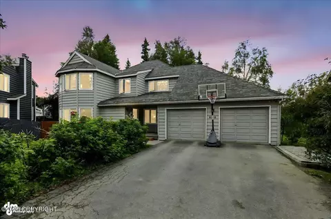 6710 Lawlor Cir, Anchorage, AK 99502