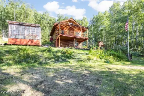 1060 Leuthold Dr, Fairbanks, AK 99712