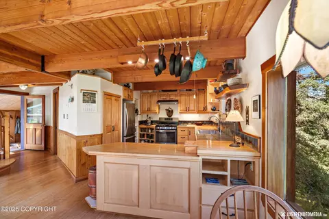 Kitchen - 5515 Wild Mountain Dr, Eagle River, AK 99577 photo 2 of 5