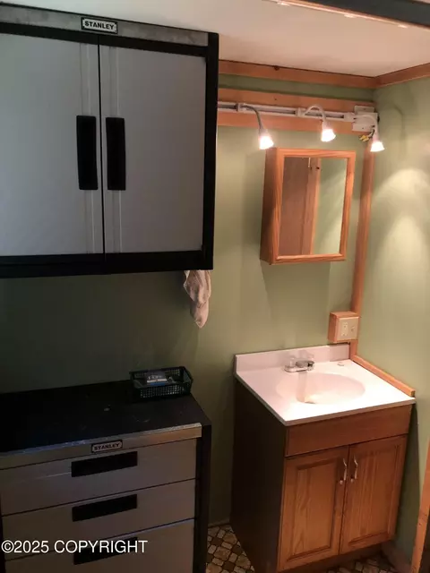 Bath - 48526 Morrison Dr, Homer, AK 99603 photo 3 of 5