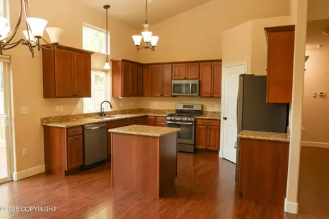 Kitchen - 18056 Almdale Ave, Eagle River, AK 99577 photo 1 of 1
