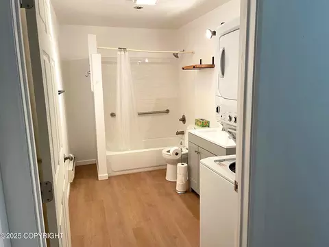 Bath - 7700 E 32nd Ave, Anchorage, AK 99504 photo 8 of 9