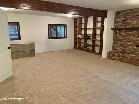 Living - 7700 E 32nd Ave, Anchorage, AK 99504 photo 13 of 13
