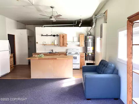 Kitchen - 7700 E 32nd Ave, Anchorage, AK 99504 photo 4 of 10