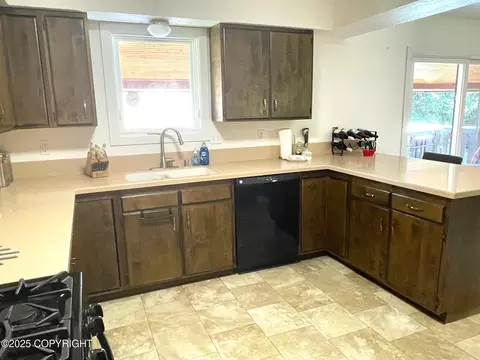 Kitchen - 7700 E 32nd Ave, Anchorage, AK 99504 photo 1 of 10