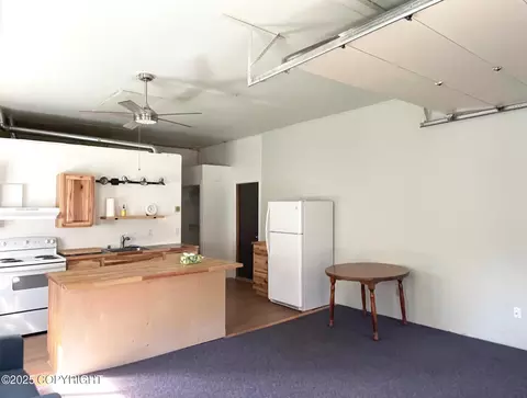 Kitchen - 7700 E 32nd Ave, Anchorage, AK 99504 photo 5 of 10