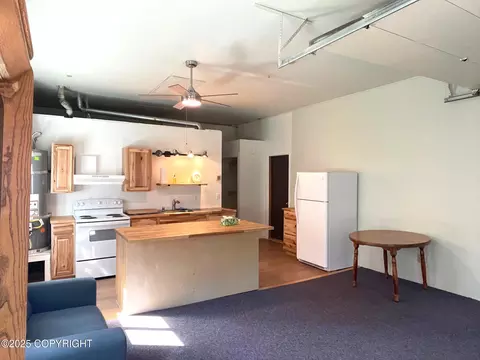 Kitchen - 7700 E 32nd Ave, Anchorage, AK 99504 photo 6 of 10