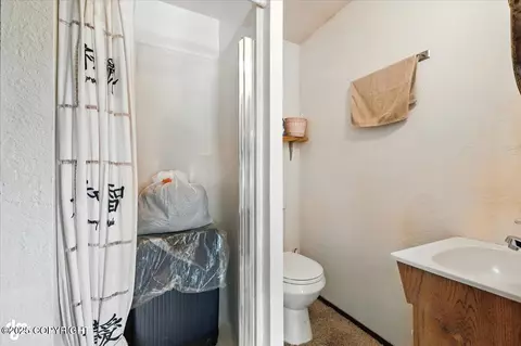 Bath - 14645 E Anselm Cir, Willow, AK 99688 photo 1 of 2