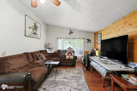 Living - 14645 E Anselm Cir, Willow, AK 99688 photo 3 of 3