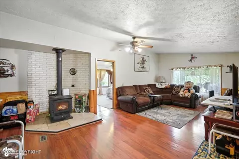 Living - 14645 E Anselm Cir, Willow, AK 99688 photo 1 of 3