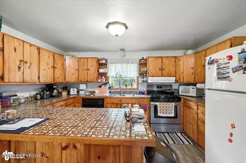 Kitchen - 14645 E Anselm Cir, Willow, AK 99688 photo 3 of 6