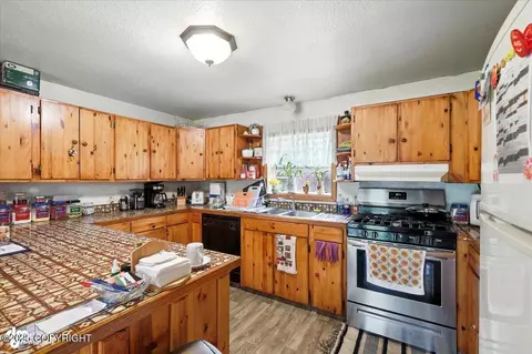 Kitchen - 14645 E Anselm Cir, Willow, AK 99688 photo 4 of 6