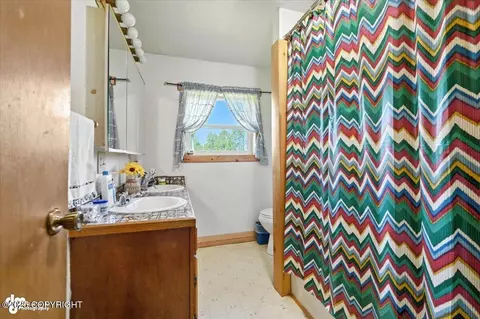 Bath - 14645 E Anselm Cir, Willow, AK 99688 photo 2 of 2