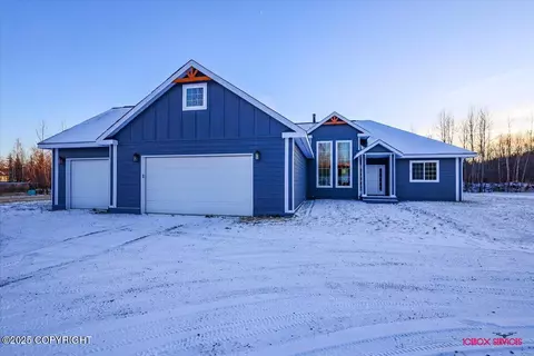 4760 W Gloryview Cir, Wasilla, AK 99623